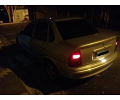 Vendo Corsa Sedan Milenium 1.0 2001 - Bom estado